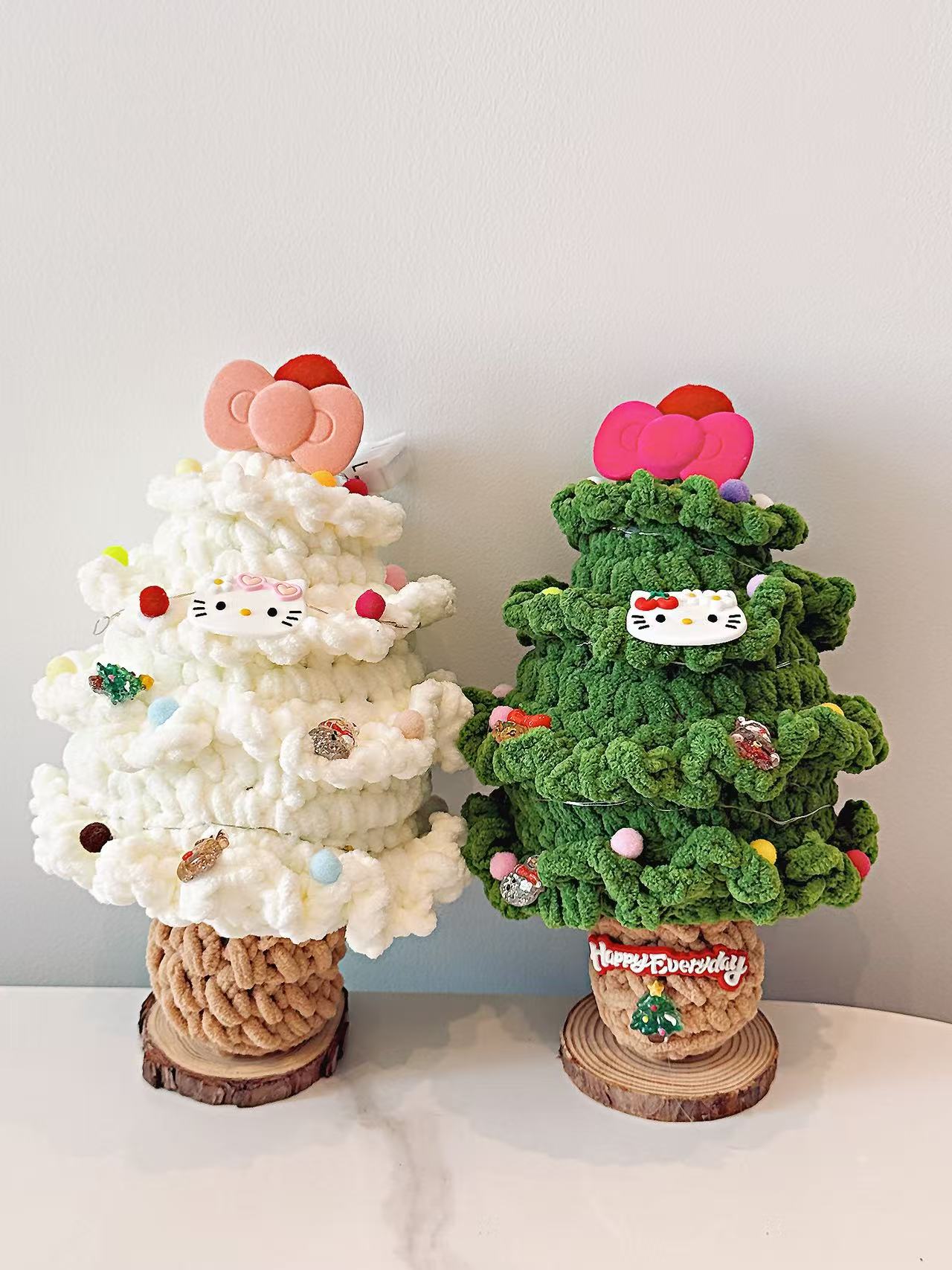 HelloKitty Handmade Knitted Christmas Tree Decoration